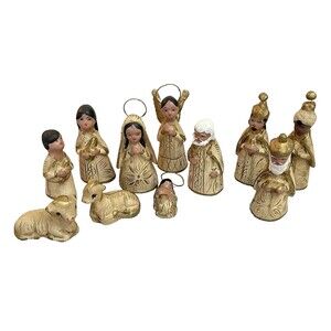 VTG Mexican Folk Art Nativity Set  11 Pc Clay Hand Painted Gold Xmas Mexico